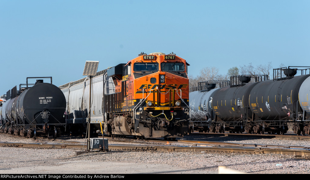 BNSF 6767